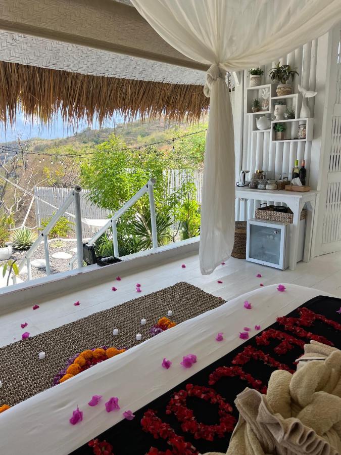 Tropical Glamping Nusa Penida - Private Romantic Seaside Bungalow Diamond Beach Pelilit Exterior photo